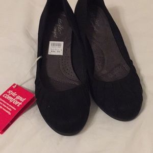 🌸SALE🌸Black wedge slip on shoe